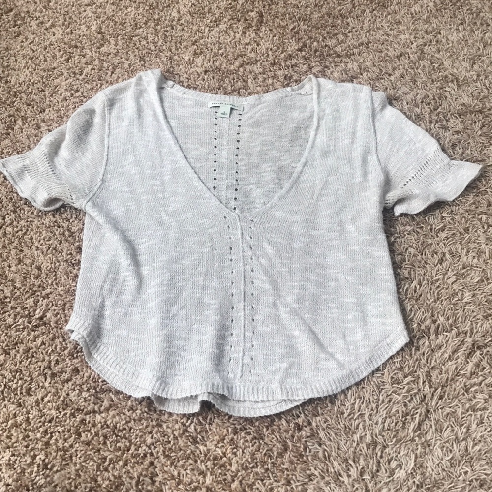 Low cut sweater short sleeve top